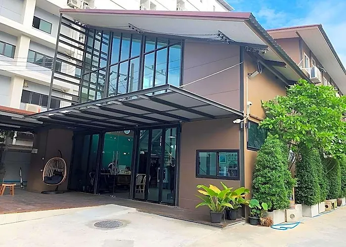 R 17 Living Hotel