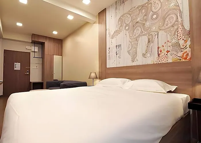 Hotel R 17 Living Bangkok